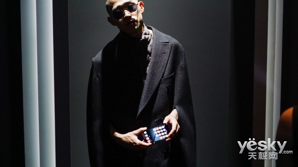 维密超模都说好!磨砂黑vivo Xplay6至美图赏